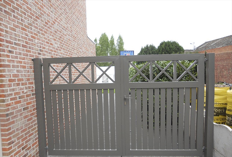 Draaipoort model Cannes